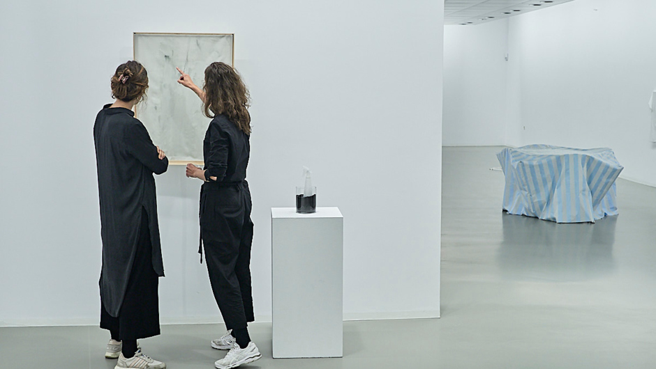 Galerie Hollenstein – Kunstraum und Sammlung, Ausstellung "Bezugsstoffe"