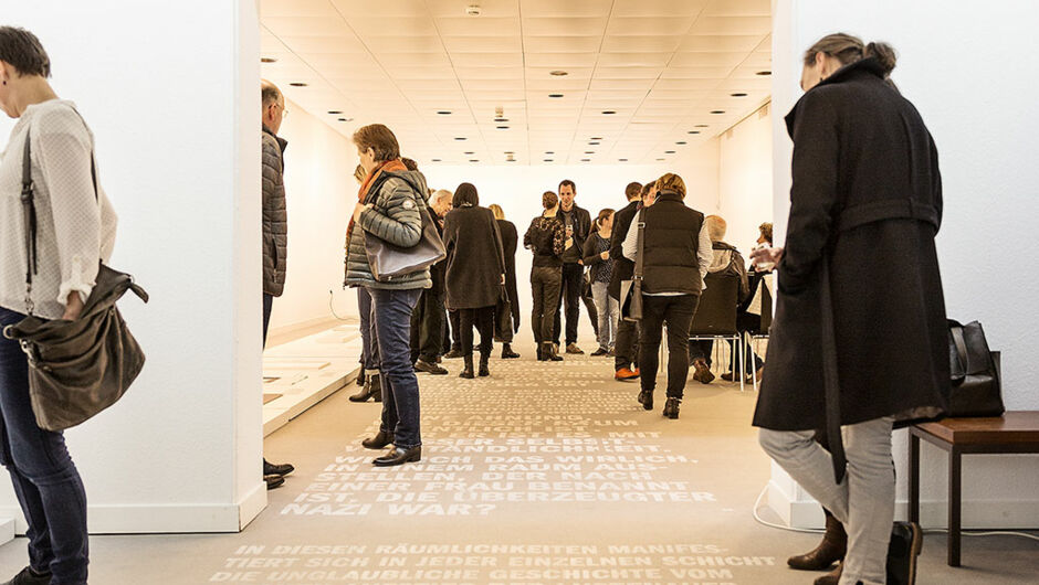 SALE ON-SITE, Ausstellungseröffnung (Foto: Lukas Hämmerle) SALE ON-SITE, Ausstellungseröffnung (Foto: Lukas Hämmerle)