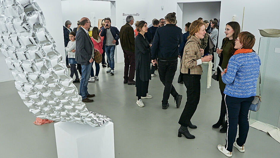 Galerie Hollenstein – Kunstraum und Sammlung, Ausstellung "Bezugsstoffe" Galerie Hollenstein – Kunstraum und Sammlung, Ausstellung "Bezugsstoffe"