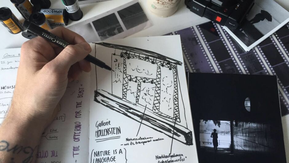 The Offering im Kunst-Schau-Fenster The Offering im Kunst-Schau-Fenster