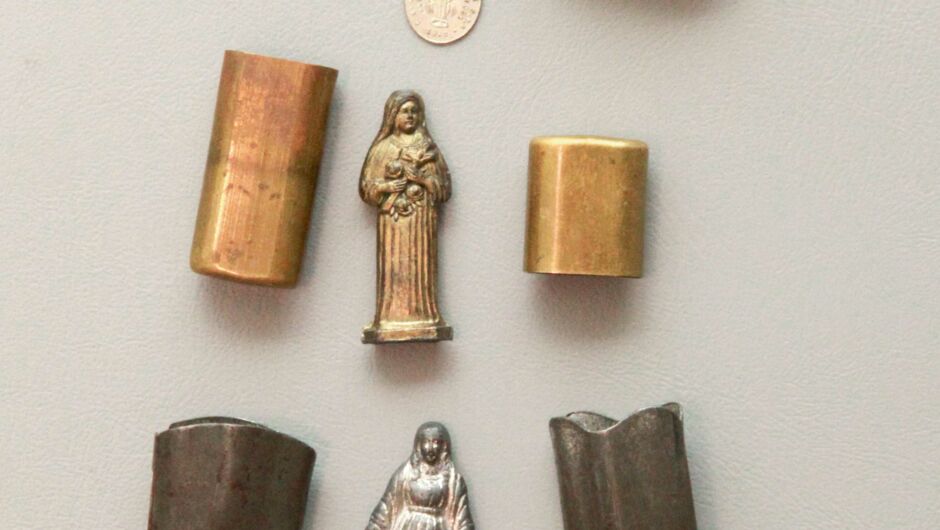 Religiöse Devotionalien von Soldaten Religiöse Devotionalien von Soldaten