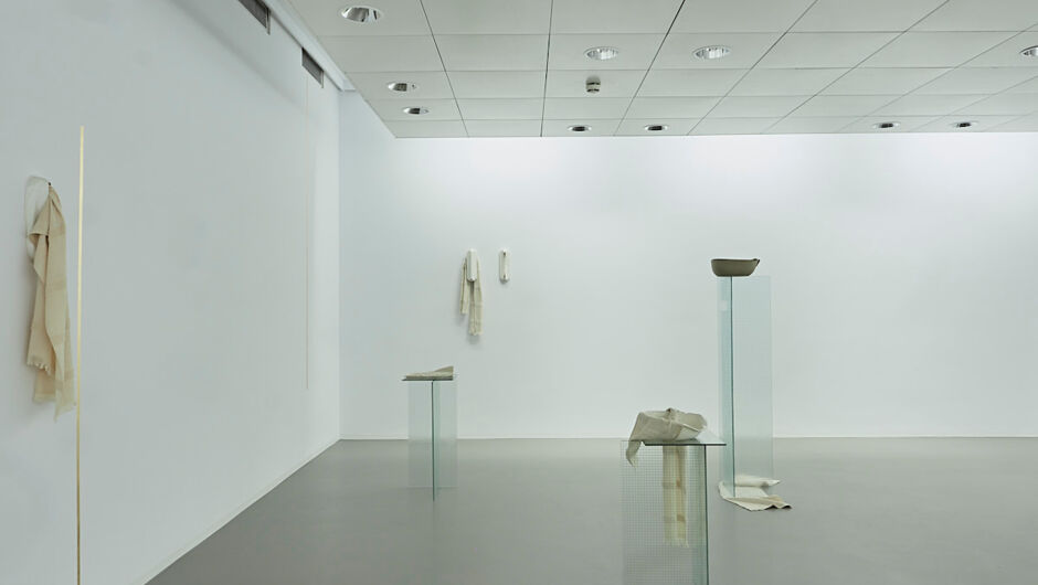 Galerie Hollenstein – Kunstraum und Sammlung, Ausstellung "Bezugsstoffe" Galerie Hollenstein – Kunstraum und Sammlung, Ausstellung "Bezugsstoffe"